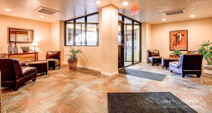 Perfect Downtown Retreat to spend Holidays in Breck LB215