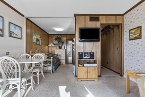 TV, DVD player