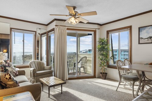 LABOR DAY SPECIAL 2 NIGHT MINIMUM!!!  GREAT OCEAN VIEWS. FAMILY FUN!