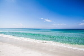 On the beach - Gulf Front, Gorgeous Panoramic Gulf Views, Large Deck, Dune Allen Beach (Santa Rosa Beach)