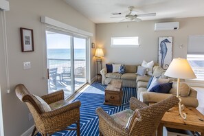 TV, DVD player - Gulf Front, Gorgeous Panoramic Gulf Views, Large Deck, Dune Allen Beach (Santa Rosa Beach)