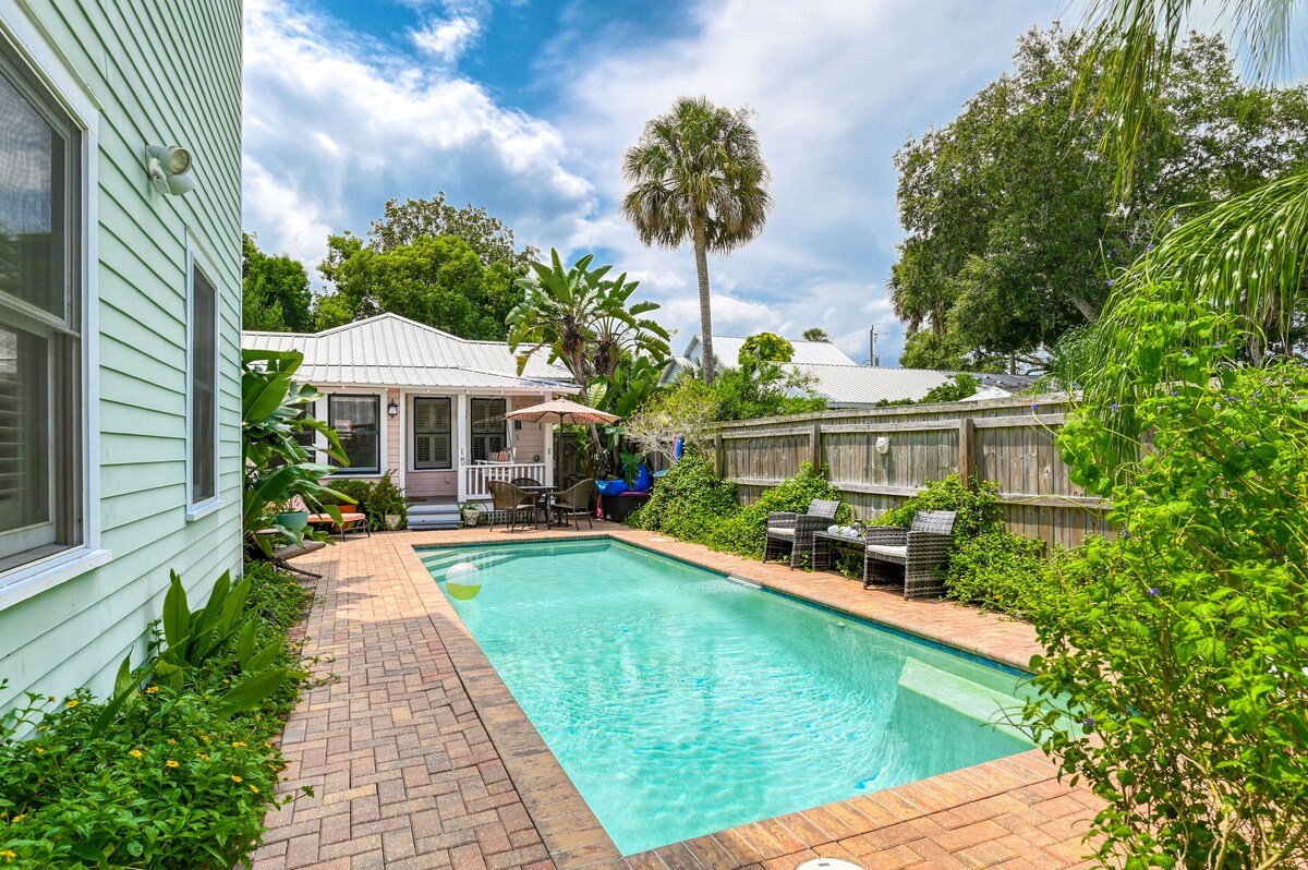 Photo 4 of Historic Downtown Cottage with Private/Heated Pool! Walk to everything!