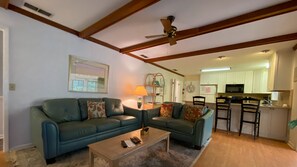 Smart TV, DVD player