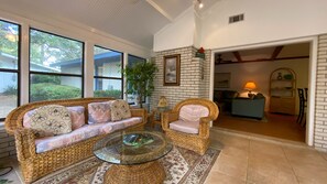 Smart TV, DVD player