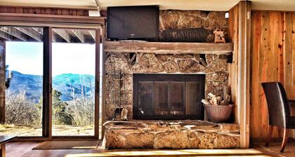 Breathtaking Mountaintop Retreat