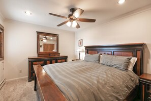 2 habitaciones, tabla de planchar con plancha, internet y ropa de cama 