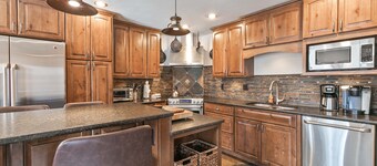 Park Place Crestone Peak Condo: Great Ski-In Location