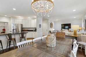 Interior - 44 Bradley Beach, Close to Beach, Large Pool, Free Golf (Hilton Head)