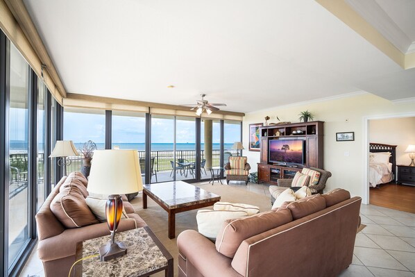 Télévision, table de tennis de table