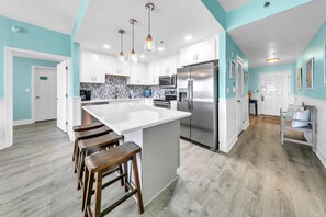 Fridge, microwave, oven, stovetop - 🏖️Gulf Views, Close to Beach-Laketown Wharf 1326🏖️ (Panama City Beach)