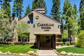 Exterior - Charming Condo w/ Shared Hot Tub, Pool, Resort Amenities - Close to Ski & Beach (Carnelian Bay)