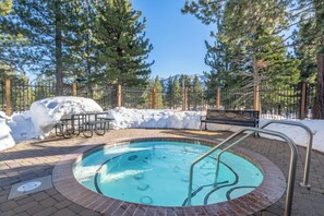Pool - Golf Course Townhome, Views & Spa 320 (Mammoth Lakes)