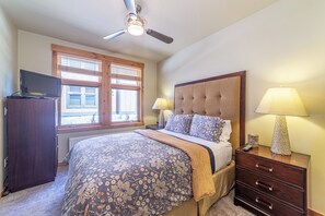 2 bedrooms, desk, iron/ironing board, travel crib