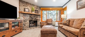 Heated Pool, Hot Tub & Fitness! Park City Snow Flower Condo