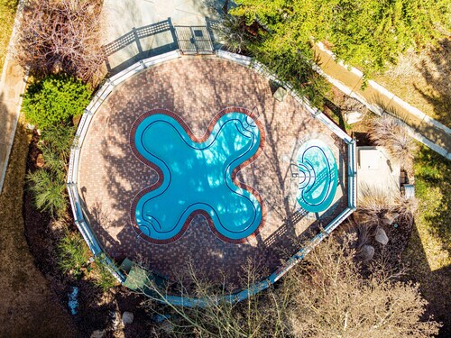 Heated Pool, Hot Tub & Fitness! Park City Snow Flower Condo