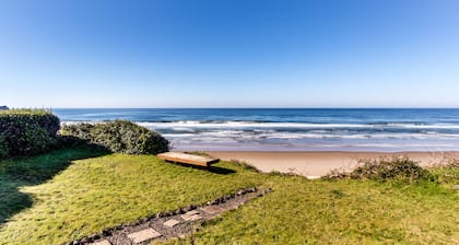 Comfy oceanfront home three blocks to the beach with amazing views - dogs OK