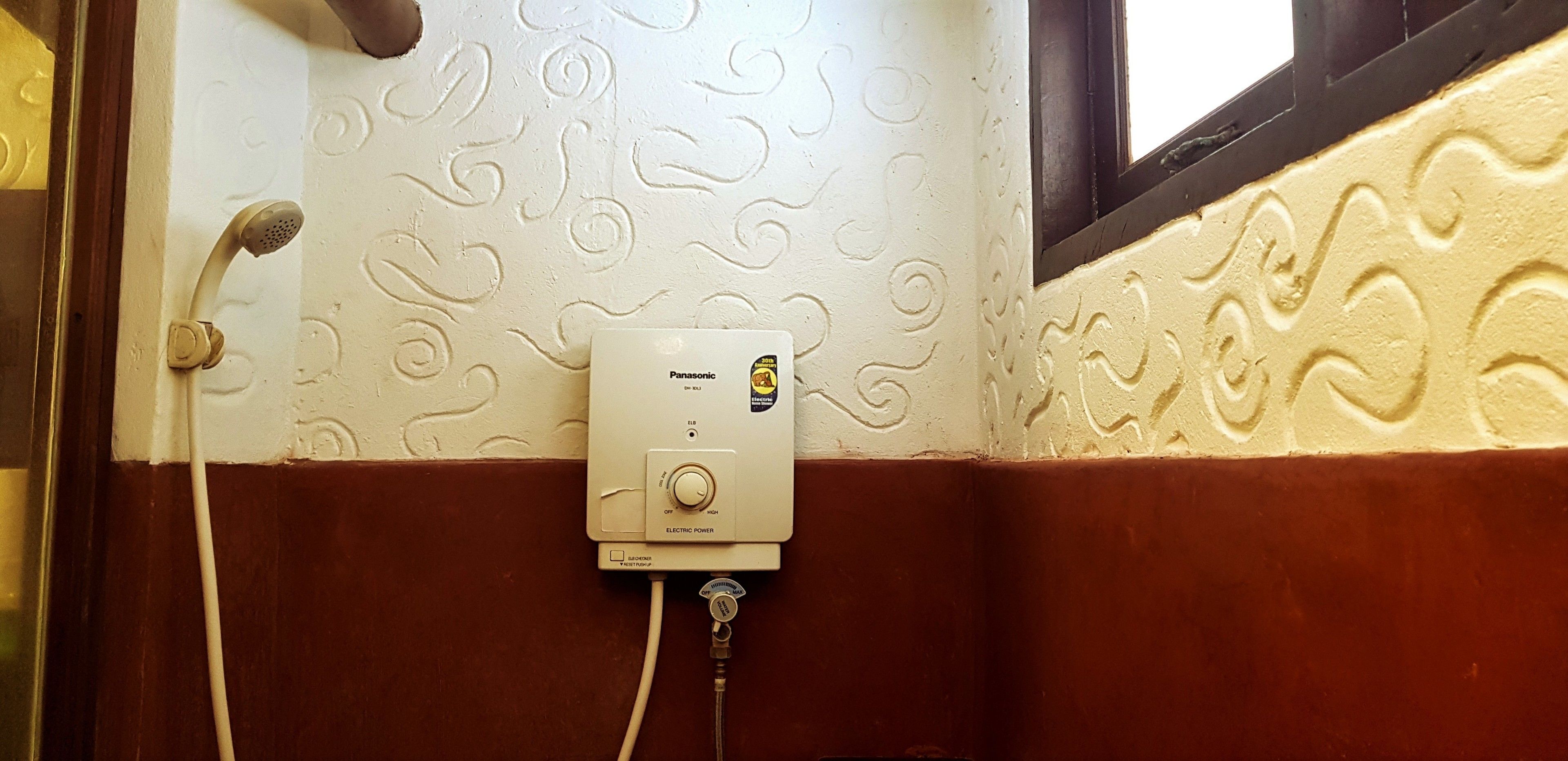 deluxe triple bungalow beach front | bathroom shower