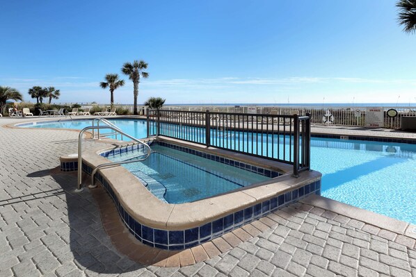A heated pool - Azure 120 Large Gulf front condo (Fort Walton Beach)