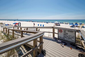 On the beach - Azure 120 Large Gulf front condo (Fort Walton Beach)
