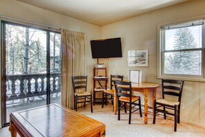 Interior - Ski-in/ski-out alpine condo with hot tub, sauna, seasonal pool & views (Ketchum)