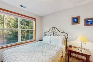 3 chambres, fer et planche à repasser, accès Internet, draps fournis