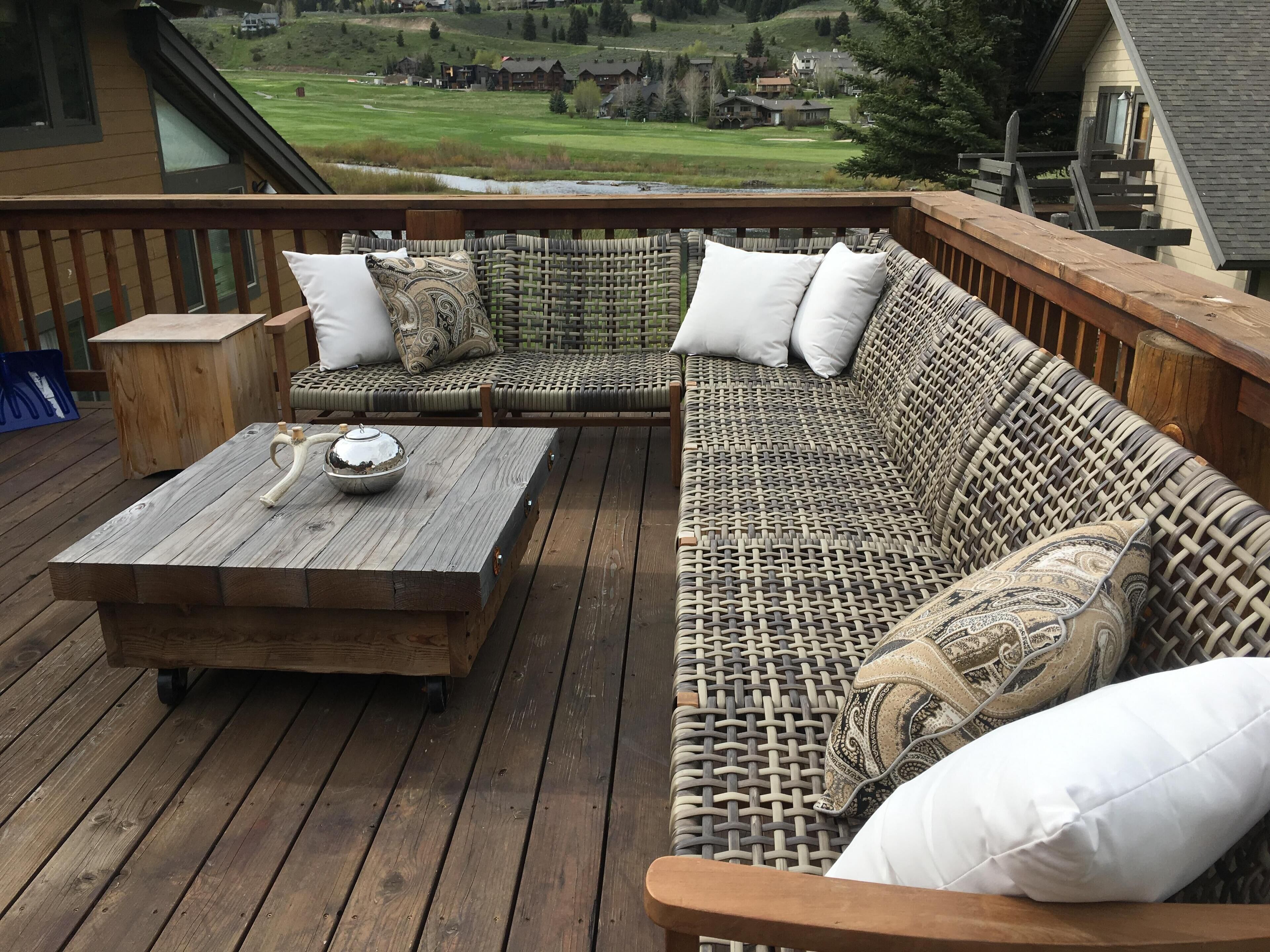 Stunningly Beautiful Condo on the Golf Course