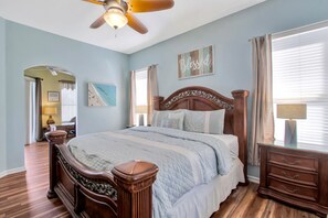 4 bedrooms, iron/ironing board, WiFi, bed sheets