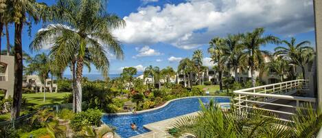 Een verwarmd zwembad