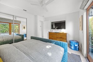 3 bedrooms, desk, iron/ironing board, travel cot