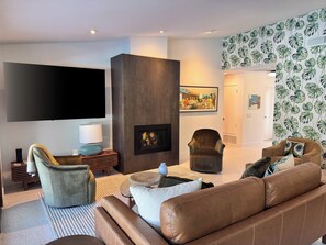 TV connectée, cheminée