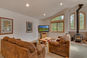 Flat-screen TV, fireplace
