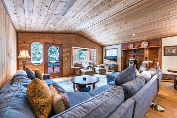 TV, fireplace, DVD player, stereo