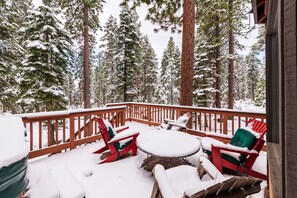 Property grounds - Lovely large home, hot tub, pet ok, private setting, hike out the back door (Tahoe Vista)