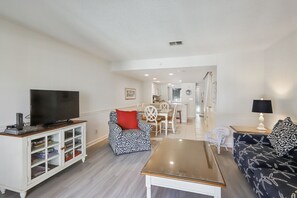 Een smart-tv en een dvd-speler