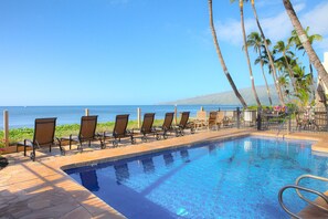 Pool - OCEANFRONT PROP - Maui Whale Season is On! - Kihei Sands Condo - A10 (Kihei)