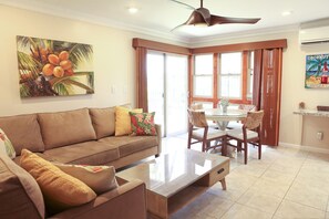 Smart TV, books, offices - OCEANFRONT PROP - Maui Whale Season is On! - Kihei Sands Condo - A10 (Kihei)