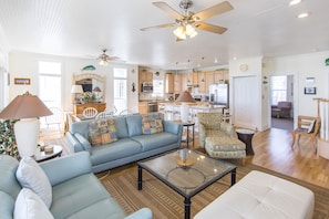 TV, fireplace, DVD player - Fabulous Gulf Front Home, Gated neighborhood, Double porches, Santa Rosa Beach (Santa Rosa Beach)