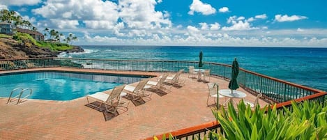 حمّام سباحة مُدفَّأ