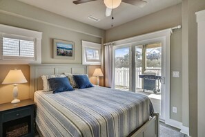 6 slaapkamers, een strijkplank/strijkijzer, wifi, beddengoed