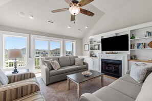 TV, DVD player, stereo - Only 70 Steps to beach access! Elevator! Heated Pool!  Pets, Pool Table, Hot tub (Corolla)