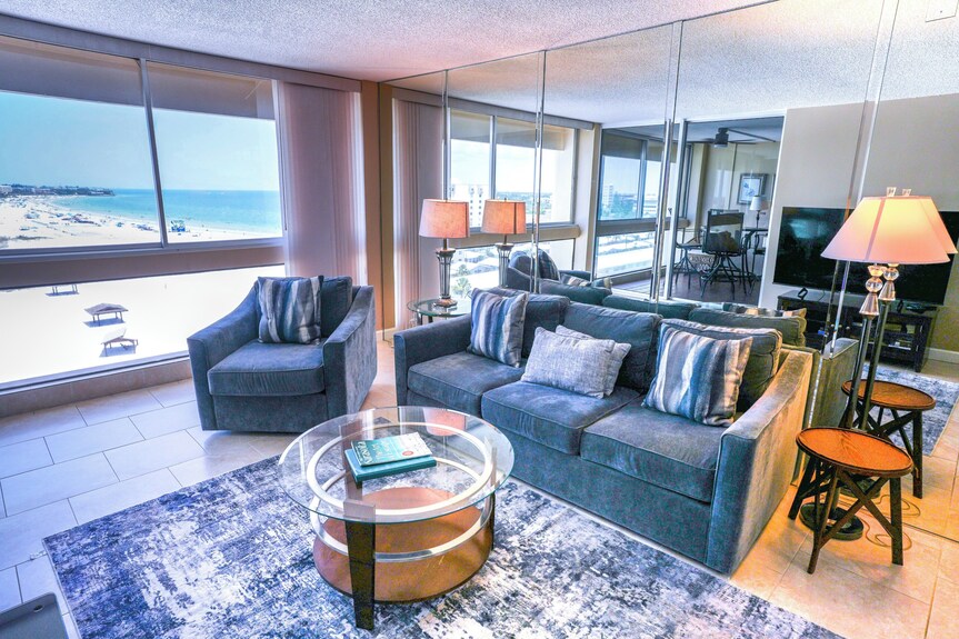 1 Bedroom 1 Bathroom Condominium With Partial South Gulf Views - Siesta Key, FL