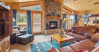 Joella! "Mountain Spirit Riverside "ylellinen mökki kaupungissa - 1 korttelin päässä hiihtää