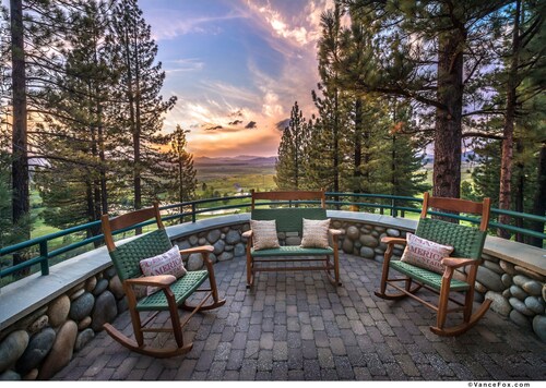 Skidder - Luxury 3500 sqft - Northstar 4+BR w Game Room, Private Hot Tub Sauna, & HOA Amenities