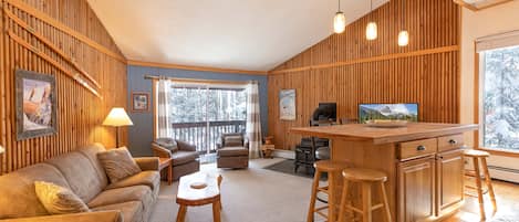 TV, fireplace, DVD player