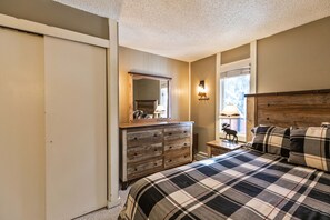 2 bedrooms, iron/ironing board, Internet, bed sheets