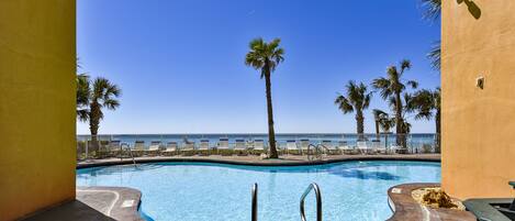 Innenpool, beheizter Pool