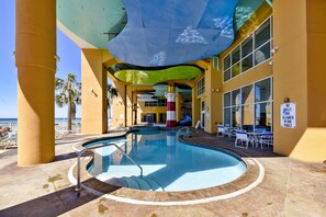 Innenpool, beheizter Pool