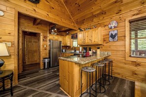 Fridge, microwave, oven, stovetop - Mountain Memories – Pigeon Forge Cabin with Hot Tub, Game Room & Firepit (Sevierville)