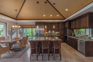 Fridge, microwave, oven, stovetop - Elegant Kamilo Home - Private Pool, Guest House, Gym Access (Kamuela)