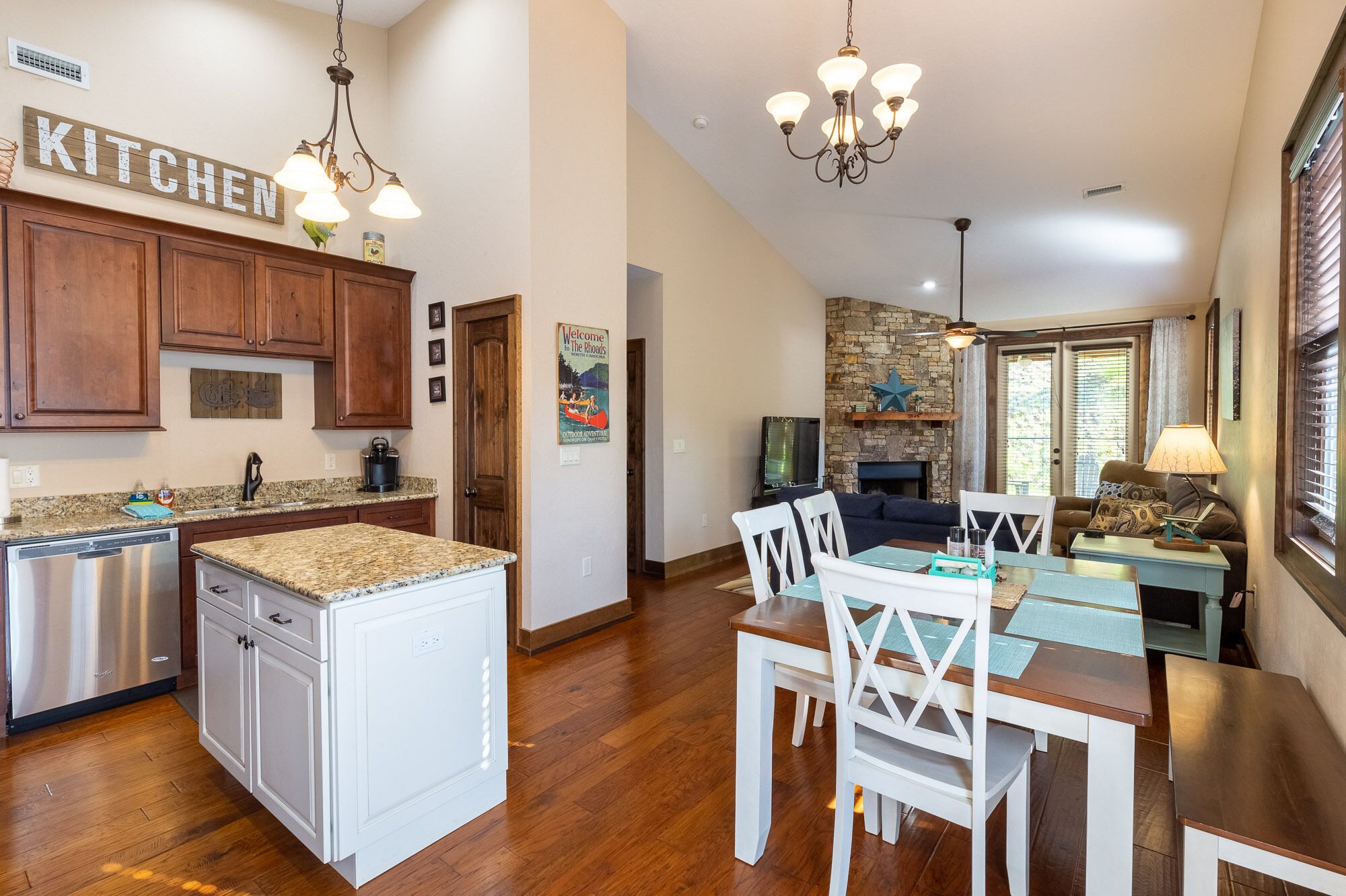 Berry Patch - Modern Townhome in Small Resort Community w/Clubhouse & Pool